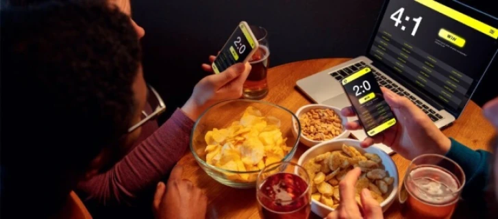 The World Cup begins and we play it in the Quiniela: Win prizes by predicting the matches