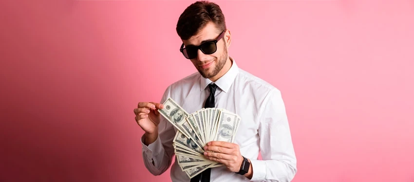 Un ganador de Powerball se cuela en la lista Forbes de las personas más ricas del mundo